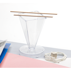 Moule pour Bougie Pyramide en plastique 50 x 80 mm
